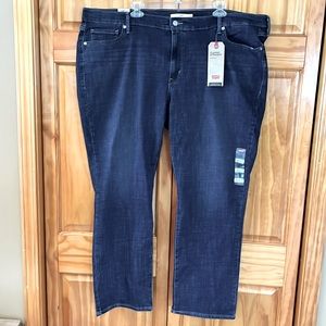 NWT Levi's Classic Straight Hyper soft in dark  26W Medium 29”inseam
